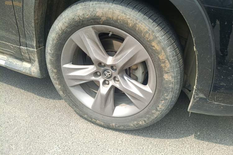 Used Toyota Highlander 2021 2.0T Four-Wheel Drive Luxury Edition 7 Seats Right Front Wheel Hub