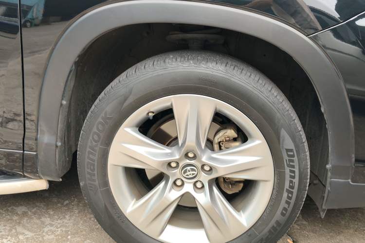 Used Toyota Highlander 2021 2.0T Four-Wheel Drive Luxury Edition 7 Seats Right Front Wheel Hub