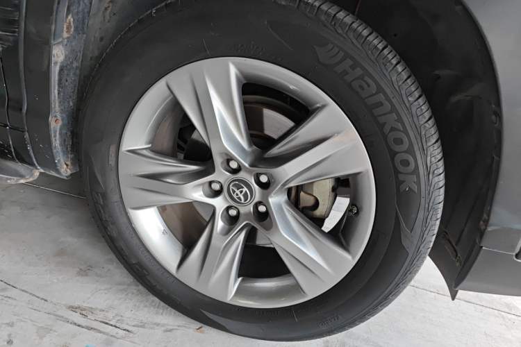 Used Toyota Highlander 2021 2.0T Four-Wheel Drive Luxury Edition 7 Seats Right Front Wheel Hub