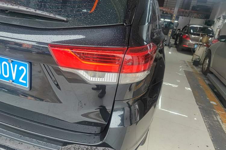 Used Toyota Highlander 2021 2.0T Four-Wheel Drive Prestige Version 7 Seats Right Rear Taillight