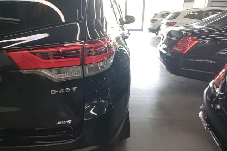 Used Toyota Highlander 2021 2.0T Four-Wheel Drive Elite Edition 7-Seater Right Rear Taillight