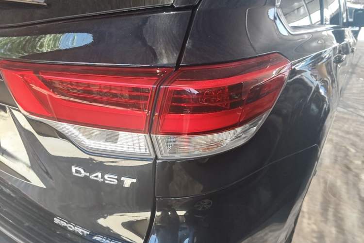 Used Toyota Highlander 2021 2.0T Four-Wheel Drive Prestige Version 7 Seats Right Rear Taillight