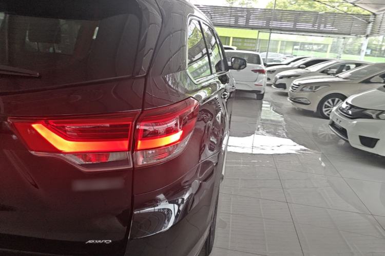 Used Toyota Highlander 2021 2.0T Four-Wheel Drive Elite Edition 7-Seater Right Rear Taillight
