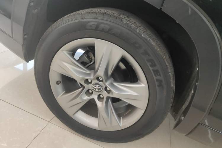 Used Toyota Highlander 2021 2.0T Four-Wheel Drive Luxury Edition 7 Seats Right Rear Wheel Hub
