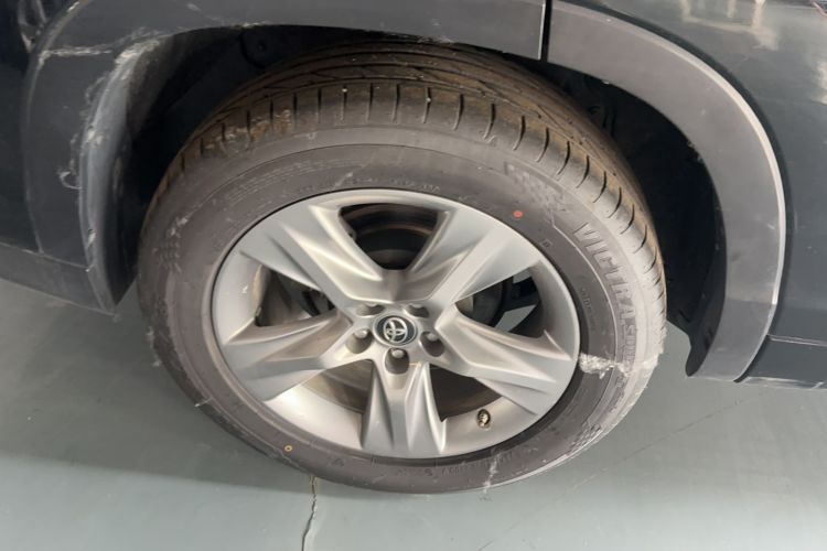 Used Toyota Highlander 2021 2.0T Two-Wheel Drive Luxury Edition 7 Seats Right Rear Wheel Hub