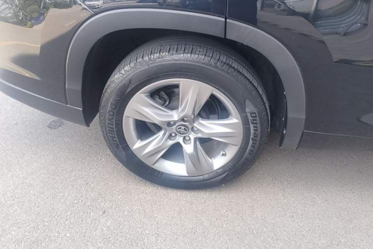 Used Toyota Highlander 2021 2.0T Four-Wheel Drive Luxury Edition 7 Seats Right Rear Wheel Hub