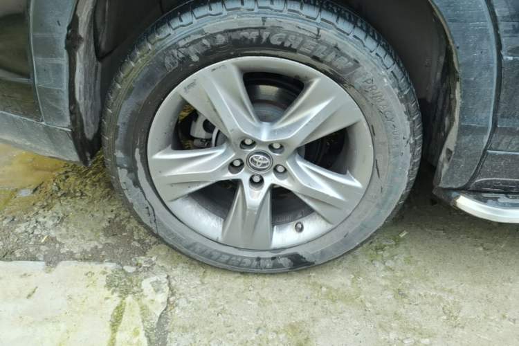 Used Toyota Highlander 2021 2.0T Four-Wheel Drive Luxury Edition 7 Seats Right Rear Wheel Hub