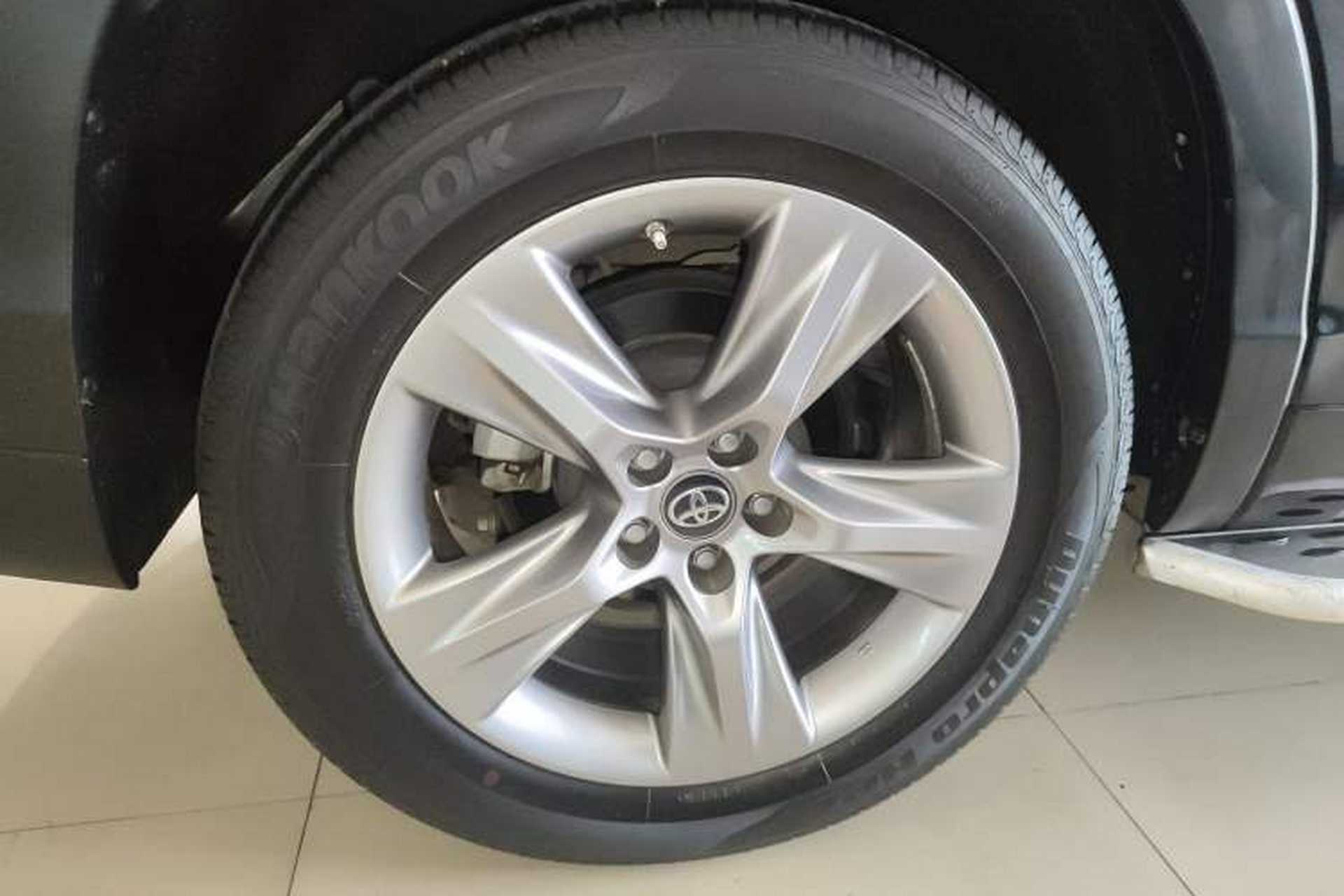 Used Toyota Highlander 2021 2.0T Two-Wheel Drive Luxury Edition 7 Seats Right Rear Wheel Hub
