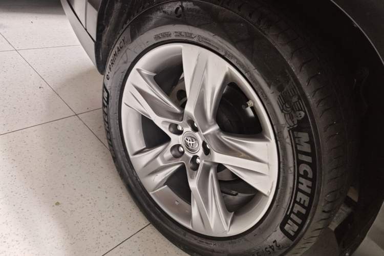 Used Toyota Highlander 2021 2.0T Four-Wheel Drive Luxury Edition 7 Seats Right Rear Wheel Hub