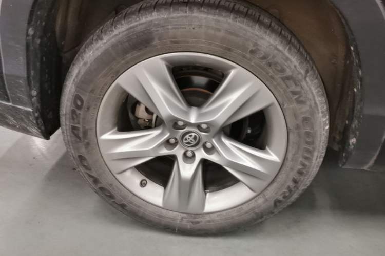 Used Toyota Highlander 2021 2.0T Four-Wheel Drive Luxury Edition 7 Seats Right Rear Wheel Hub