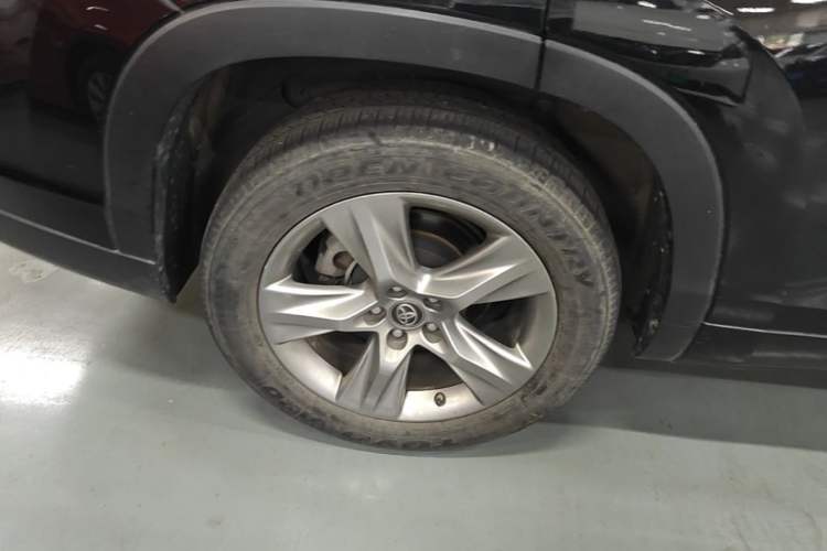 Used Toyota Highlander 2021 2.0T Four-Wheel Drive Luxury Edition 7 Seats Right Rear Wheel Hub