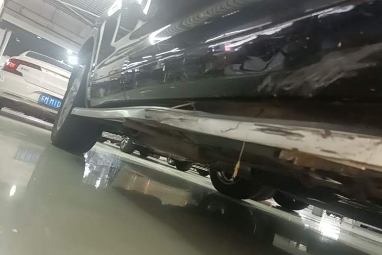 Used Toyota Highlander 2021 2.0T Four-Wheel Drive Luxury Edition 7 Seats Right Side Sill
