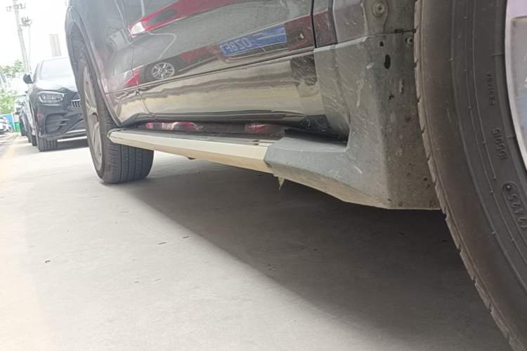 Used Toyota Highlander 2021 2.0T Two-Wheel Drive Elite Edition 5 Seats Right Side Sill