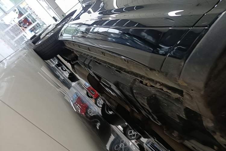 Used Toyota Highlander 2021 2.0T Four-Wheel Drive Prestige Version 7 Seats Right Side Sill