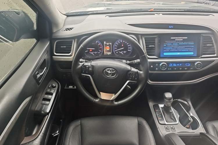 Used Toyota Highlander 2021 2.0T Four-Wheel Drive Prestige Version 7 Seats Steering Wheel