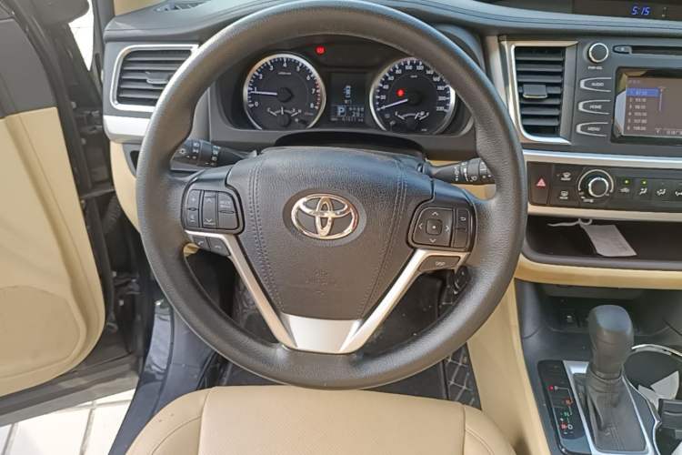 Used Toyota Highlander 2021 2.0T Four-Wheel Drive Elite Edition 7-Seater Steering Wheel