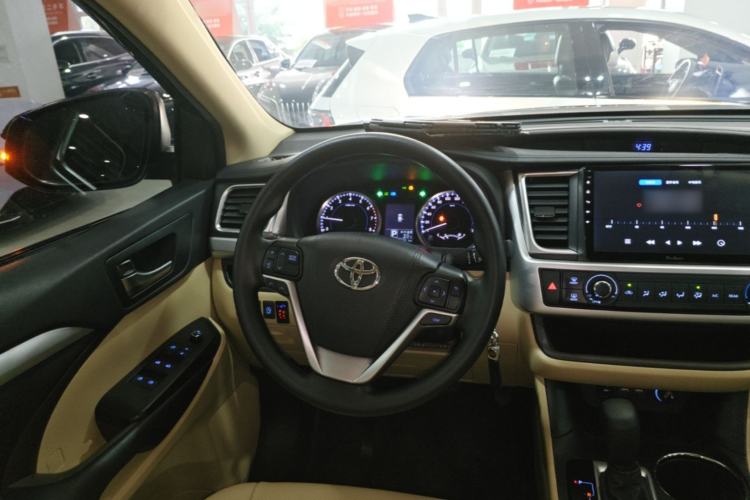 Used Toyota Highlander 2021 2.0T Two-Wheel Drive Elite Edition 5 Seats Steering Wheel