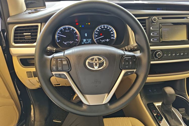Used Toyota Highlander 2021 2.0T Two-Wheel Drive Elite Version 7-Seater Steering Wheel