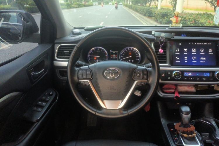 Used Toyota Highlander 2021 2.0T Four-Wheel Drive Prestige Version 7 Seats Steering Wheel