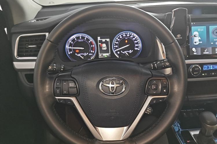 Used Toyota Highlander 2021 2.0T Four-Wheel Drive Prestige Version 7 Seats Steering Wheel