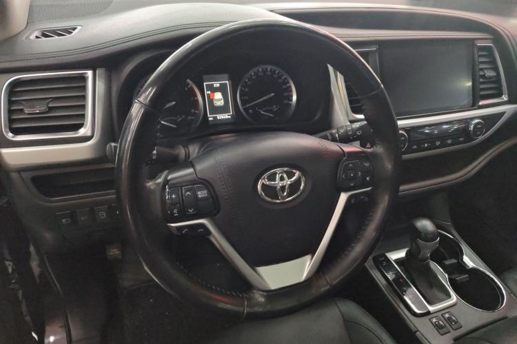 Used Toyota Highlander 2021 2.0T Four-Wheel Drive Prestige Version 7 Seats Steering Wheel