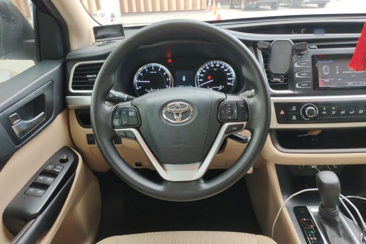 Used Toyota Highlander 2021 2.0T Two-Wheel Drive Elite Version 7-Seater Steering Wheel