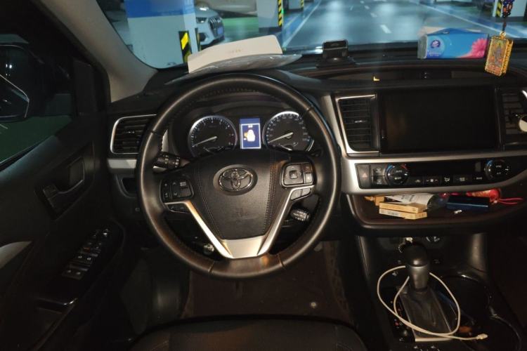 Used Toyota Highlander 2021 2.0T Four-Wheel Drive Prestige Version 7 Seats Steering Wheel