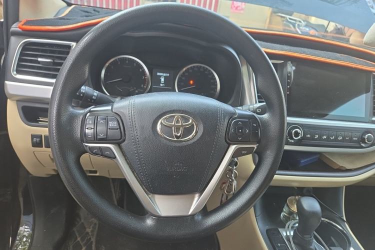 Used Toyota Highlander 2021 2.0T Two-Wheel Drive Elite Version 7-Seater Steering Wheel