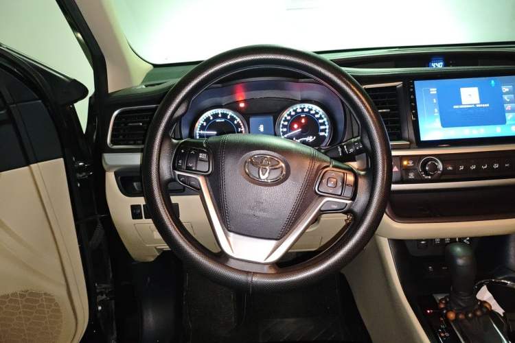 Used Toyota Highlander 2021 2.0T Four-Wheel Drive Elite Edition 7-Seater Steering Wheel