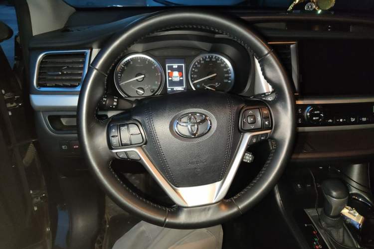 Used Toyota Highlander 2021 2.0T Four-Wheel Drive Luxury Edition 7 Seats Steering Wheel