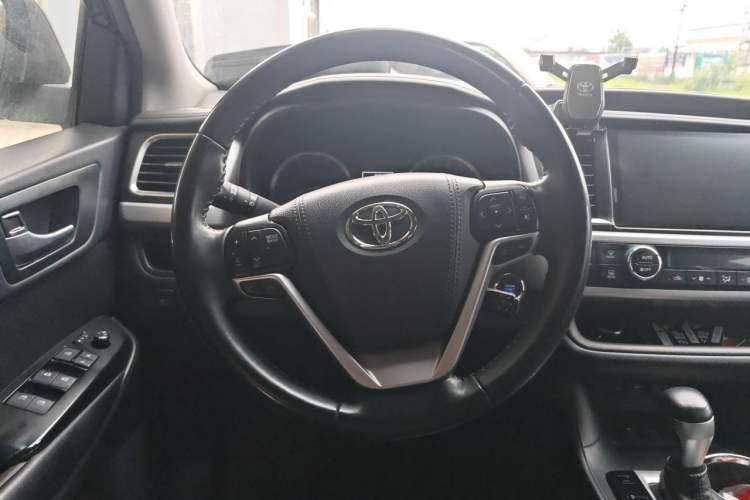 Used Toyota Highlander 2021 2.0T Four-Wheel Drive Luxury Edition 7 Seats Steering Wheel
