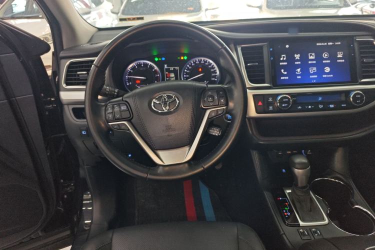 Used Toyota Highlander 2021 2.0T Two-Wheel Drive Luxury Edition 7 Seats Steering Wheel