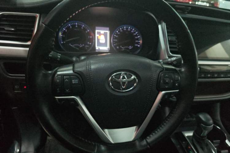 Used Toyota Highlander 2021 2.0T Four-Wheel Drive Luxury Edition 7 Seats Steering Wheel