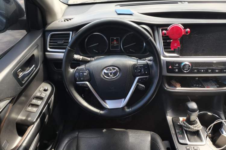 Used Toyota Highlander 2021 2.0T Two-Wheel Drive Luxury Edition 7 Seats Steering Wheel