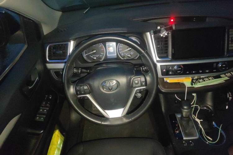 Used Toyota Highlander 2021 2.0T Four-Wheel Drive Luxury Edition 7 Seats Steering Wheel