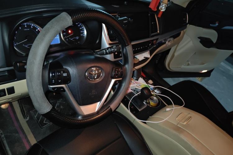 Used Toyota Highlander 2021 2.0T Four-Wheel Drive Elite Edition 7-Seater Steering Wheel