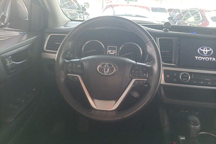Used Toyota Highlander 2021 2.0T Four-Wheel Drive Luxury Edition 7 Seats Steering Wheel