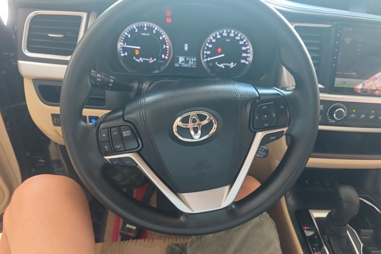 Used Toyota Highlander 2021 2.0T Four-Wheel Drive Elite Edition 7-Seater Steering Wheel