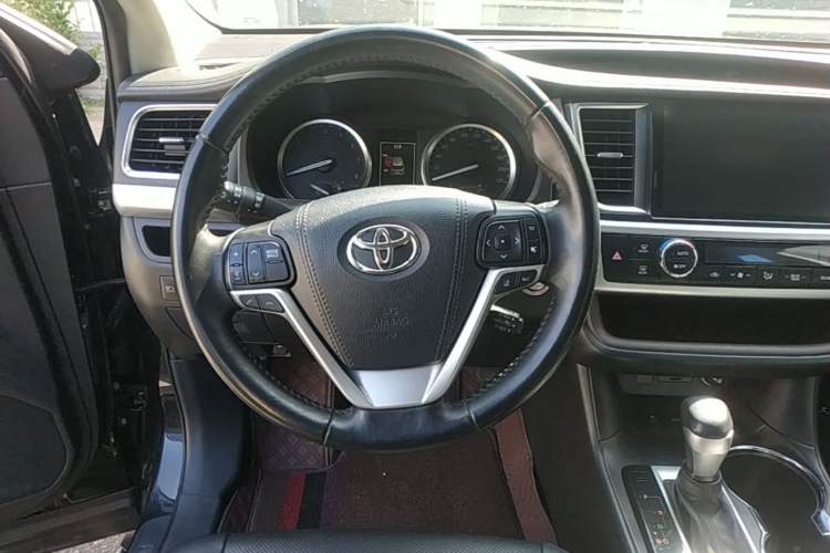 Used Toyota Highlander 2021 2.0T Four-Wheel Drive Prestige Version 7 Seats Steering Wheel