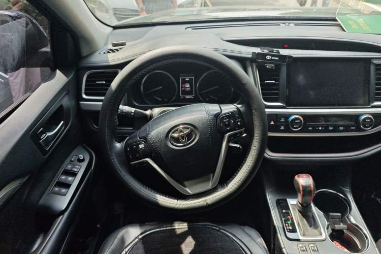 Used Toyota Highlander 2021 2.0T Four-Wheel Drive Prestige Version 7 Seats Steering Wheel