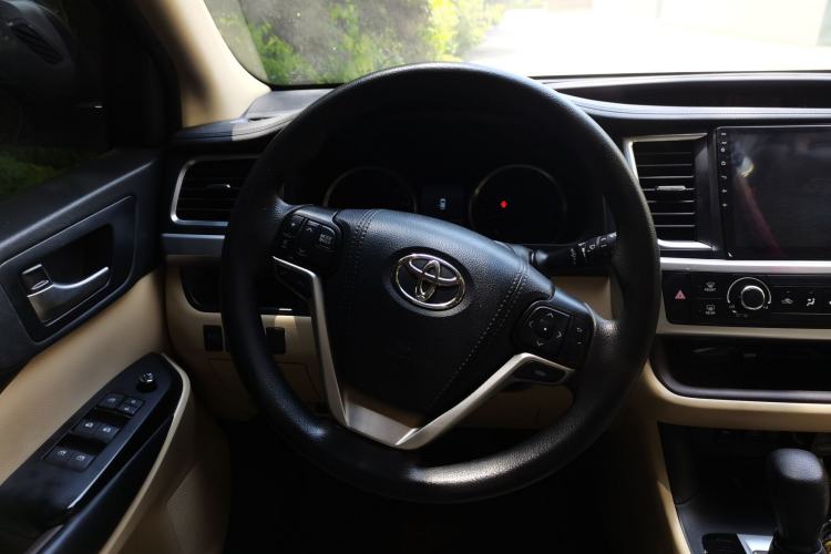 Used Toyota Highlander 2021 2.0T Two-Wheel Drive Elite Edition 5 Seats Steering Wheel