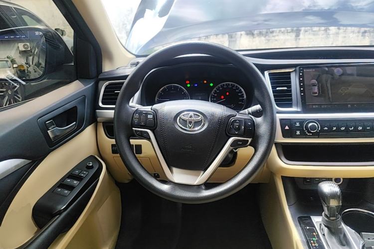 Used Toyota Highlander 2021 2.0T Two-Wheel Drive Elite Edition 5 Seats Steering Wheel