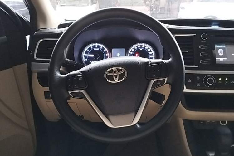 Used Toyota Highlander 2021 2.0T Four-Wheel Drive Elite Edition 7-Seater Steering Wheel