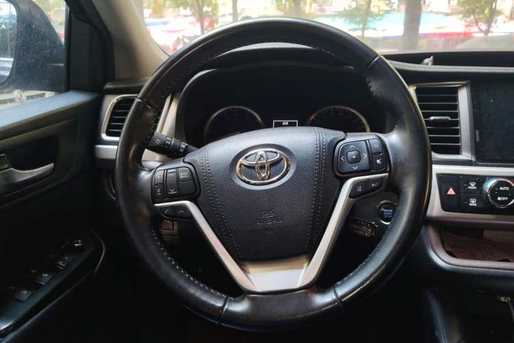 Used Toyota Highlander 2021 2.0T Four-Wheel Drive Luxury Edition 7 Seats Steering Wheel
