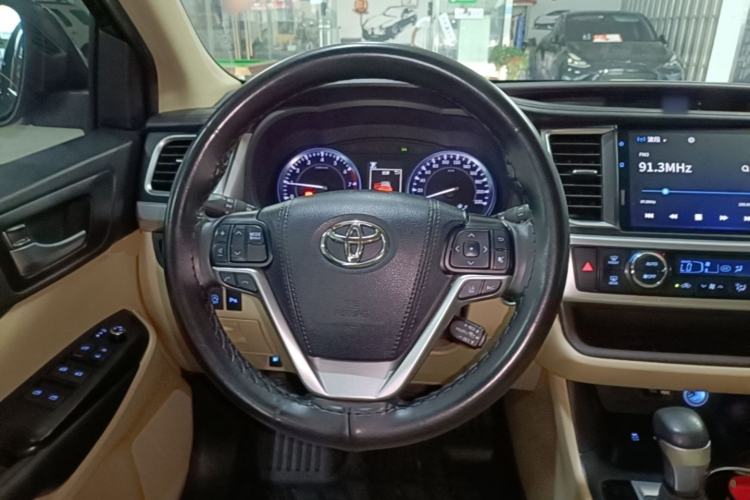 Used Toyota Highlander 2021 2.0T Four-Wheel Drive Prestige Version 7 Seats Steering Wheel