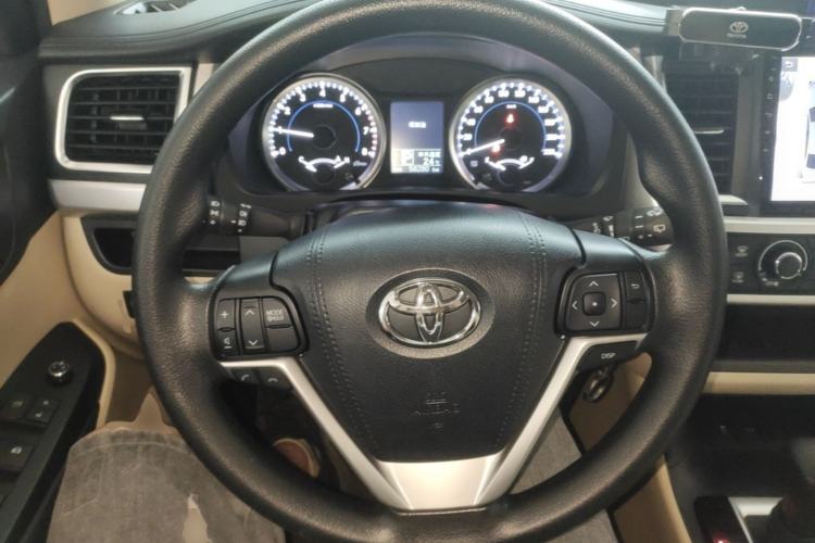 Used Toyota Highlander 2021 2.0T Two-Wheel Drive Elite Version 7-Seater Steering Wheel