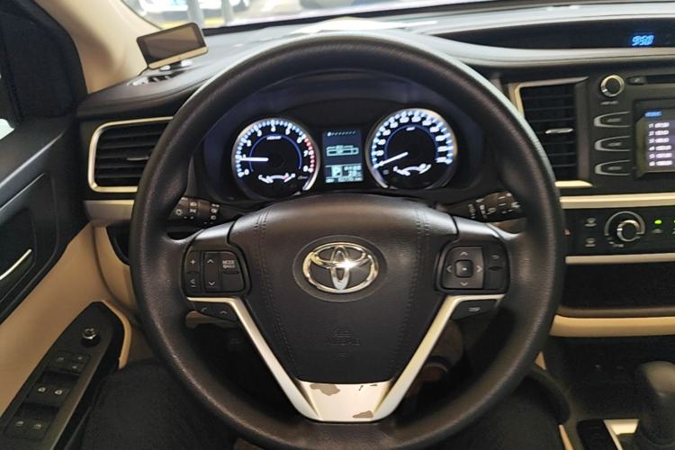 Used Toyota Highlander 2021 2.0T Two-Wheel Drive Elite Version 7-Seater Steering Wheel