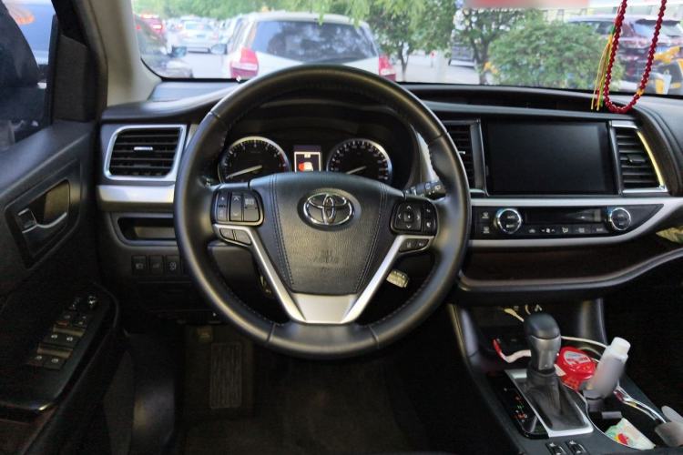 Used Toyota Highlander 2021 2.0T Four-Wheel Drive Prestige Version 7 Seats Steering Wheel