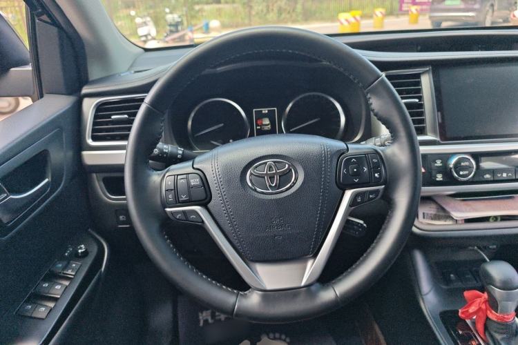 Used Toyota Highlander 2021 2.0T Four-Wheel Drive Prestige Version 7 Seats Steering Wheel