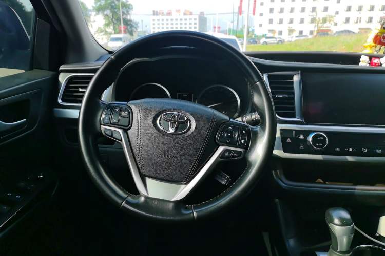 Used Toyota Highlander 2021 2.0T Four-Wheel Drive Luxury Edition 7 Seats Steering Wheel